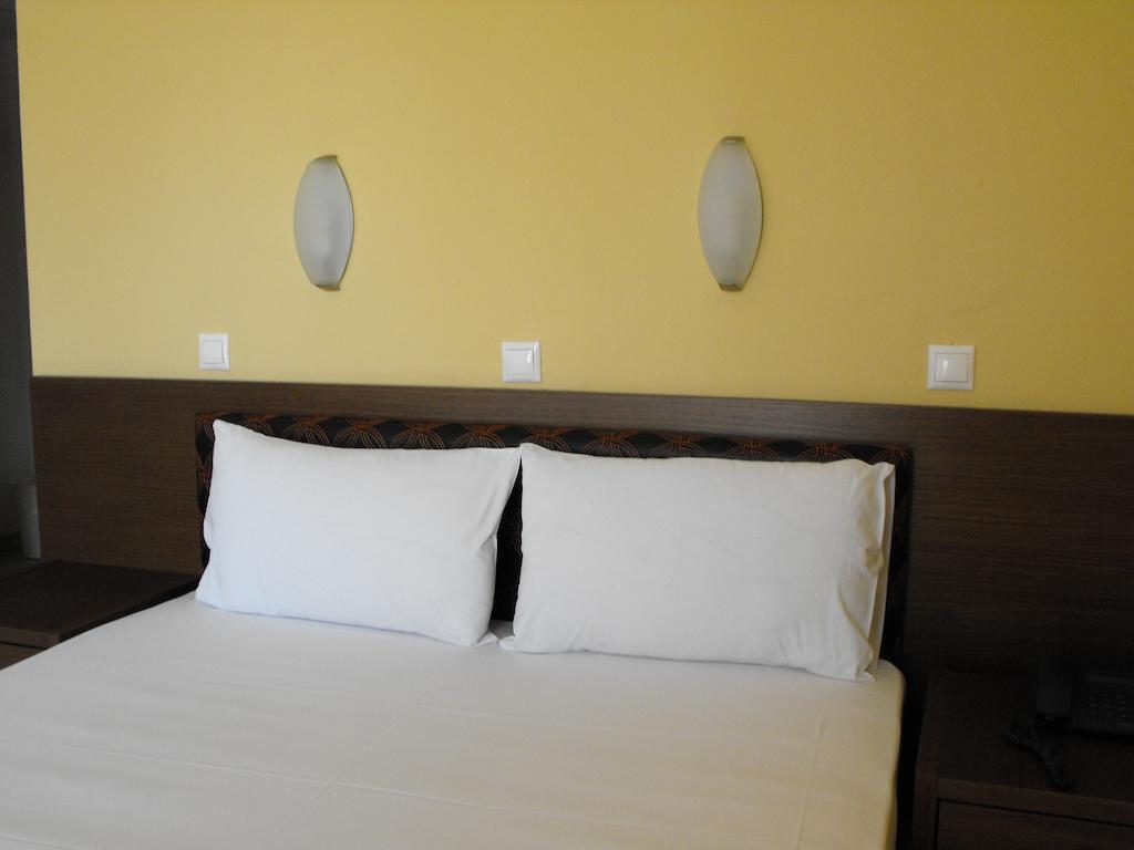 Grand Platon Hotel Olympiakí Aktí Camera foto